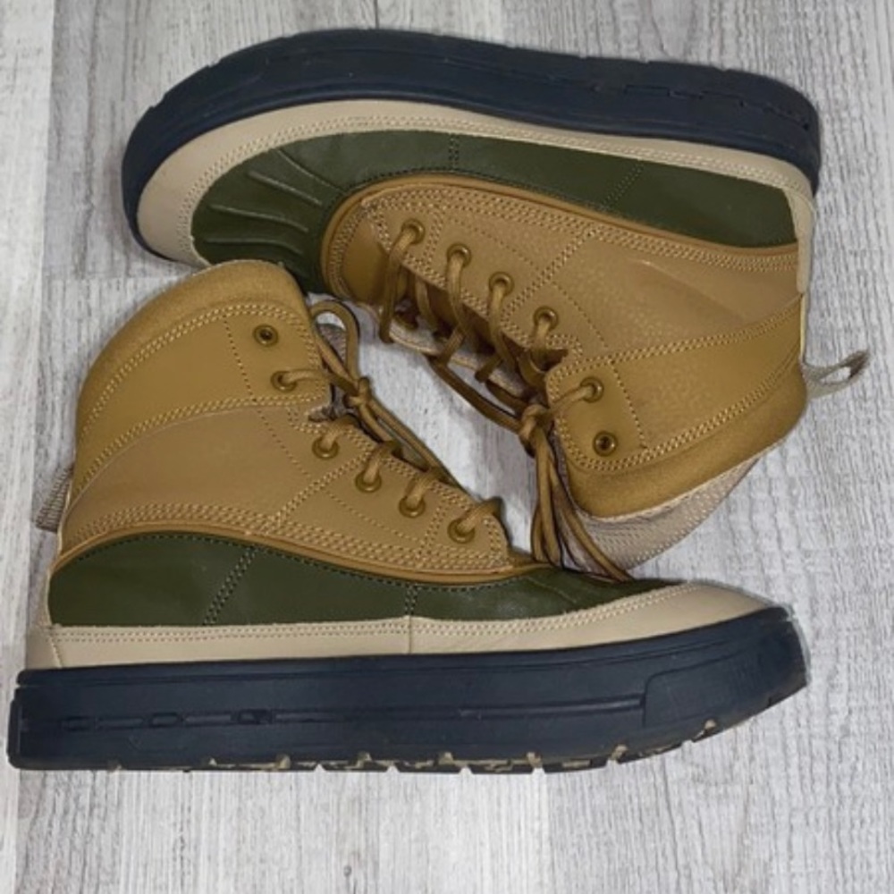 Like New - Boys Nike ACG Boots